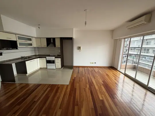 Monoambiente al frente con balcón, Av. Monroe 4500